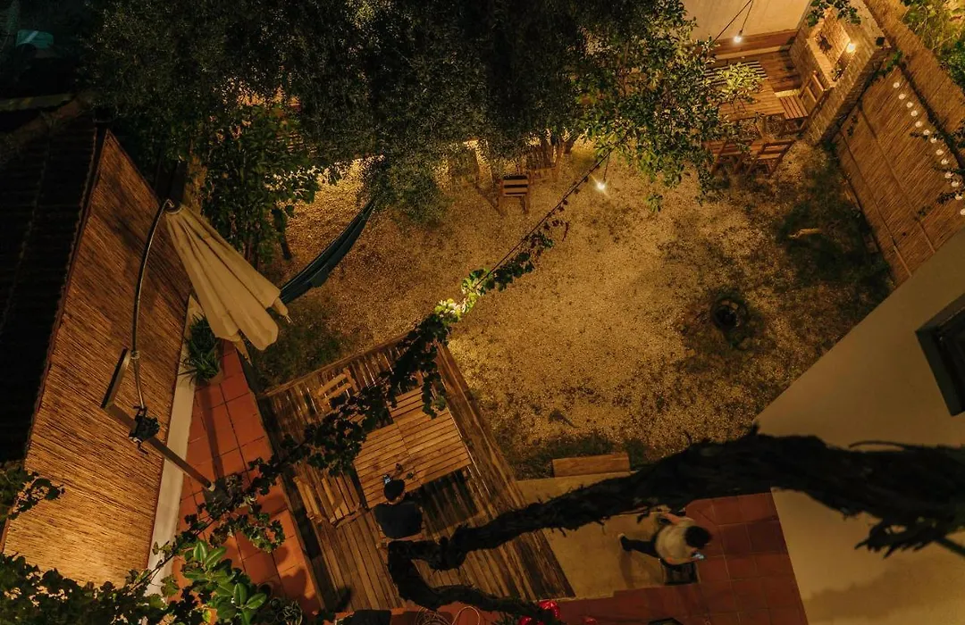 Flaneur Hostel-1